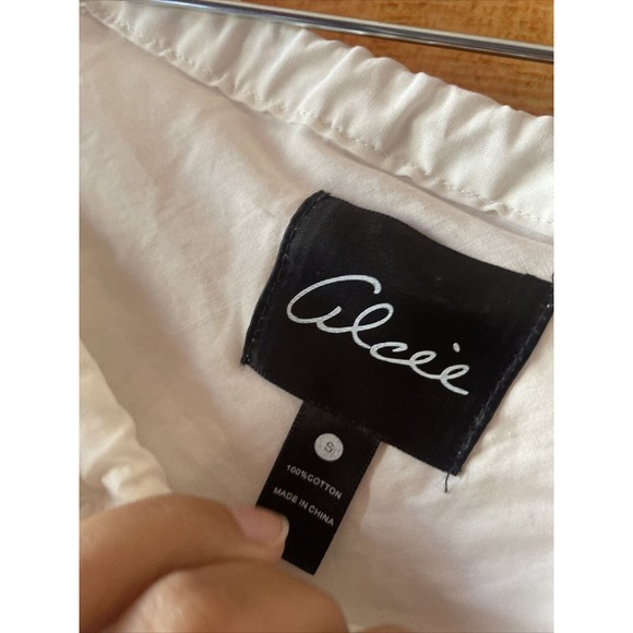 Alcee Boho Feminine Asymmetric One Shoulder Rainbow Stripe Ruffle - Picture 4 of 6